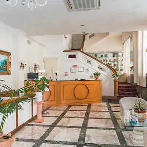 Gh San Giusto מלון