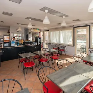 Center 1 מלון